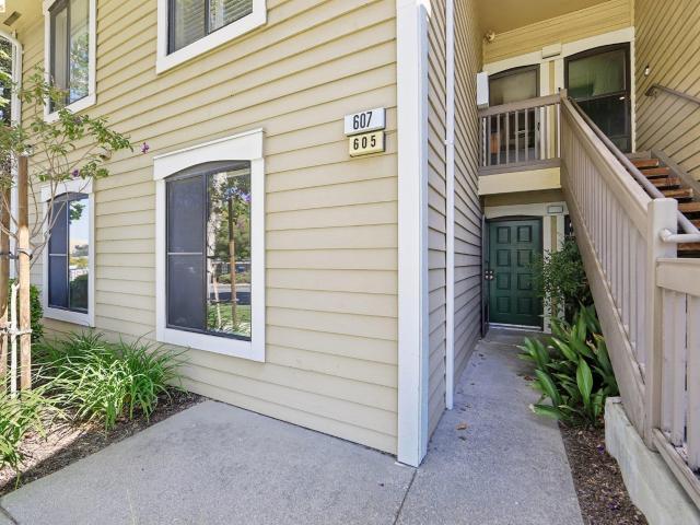 Condo for sale in Martinez, California