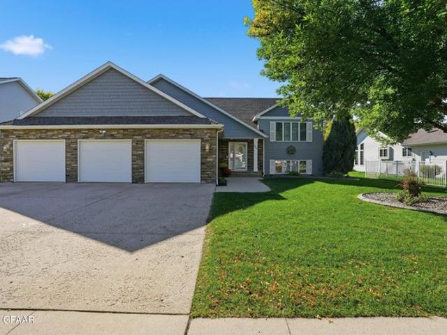 House for sale in Grand Forks, Grand Forks County