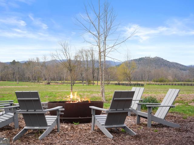 House for sale in Sautee Nacoochee, Georgia