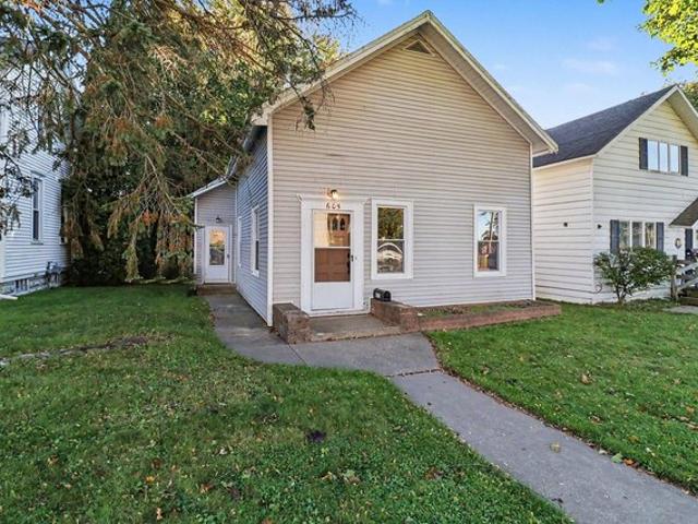 House for sale in Manistee, Manistee County