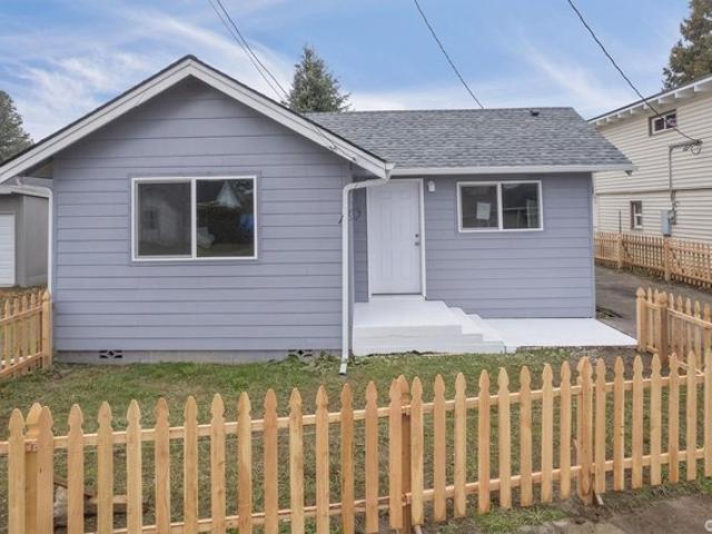 House for sale in Kelso, Washington
