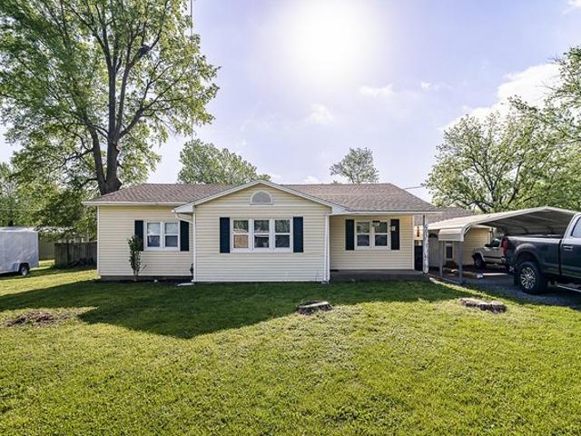 House for sale in Barry, Missouri