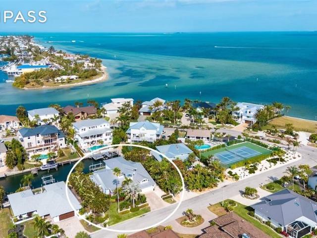 House for sale in Holmes Beach, Manatee County