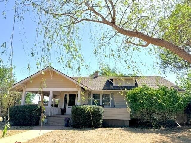 House for sale in Clarendon, Texas
