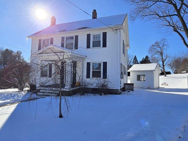 House for sale in Lake Mills, Wisconsin