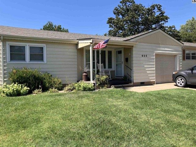 House for sale in Pratt
