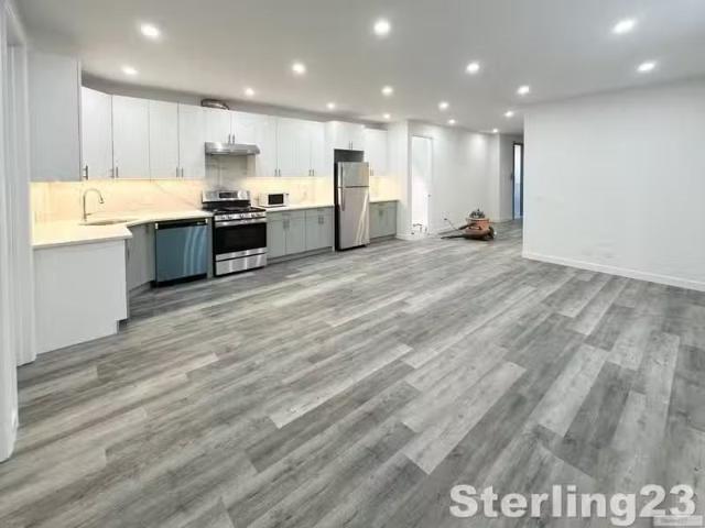 Condo for rent in Astoria