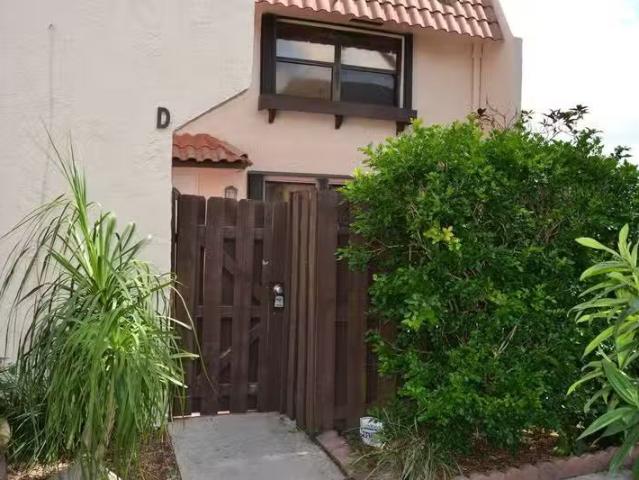 Condo for rent in Lake Worth