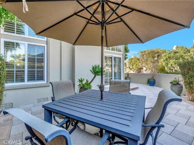 Townhouse for sale in Huntington Beach