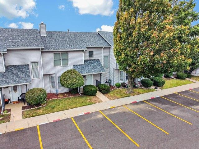 Townhouse for sale in Merrillville, Indiana