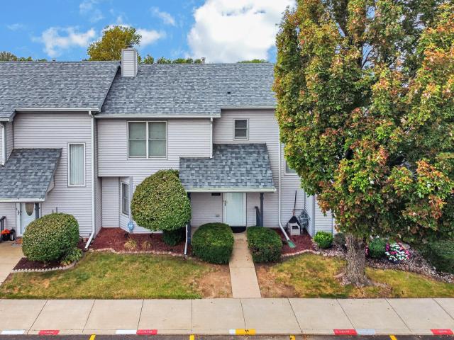 Townhouse for sale in Merrillville, Indiana