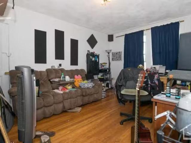Condo for rent in Brighton