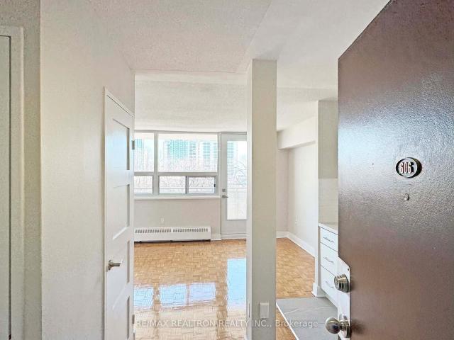 Condo for rent in Toronto—St. Paul's, Toronto
