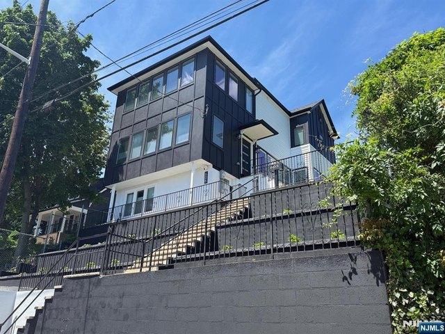 House for sale in Carlstadt, New Jersey