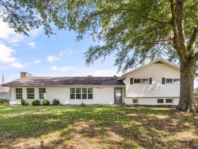 House for sale in Guntersville, Alabama