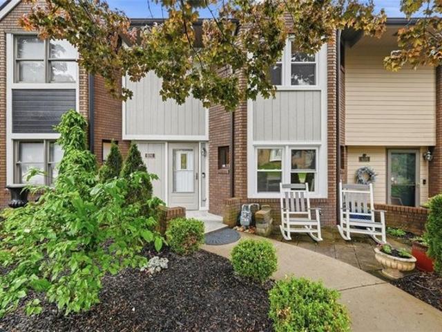 Townhouse for sale in Coraopolis, Pennsylvania