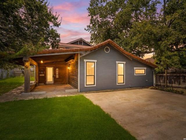 House for sale in Luling, Texas