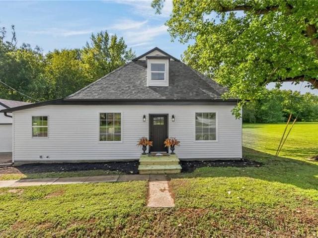 House for sale in Easton, Buchanan County