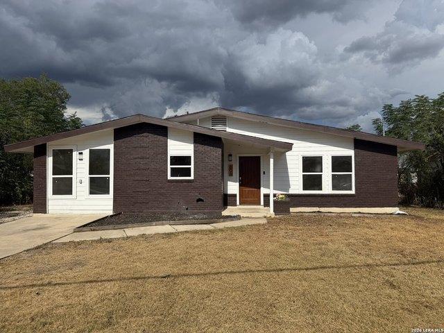 House for sale in Universal City, Bexar County