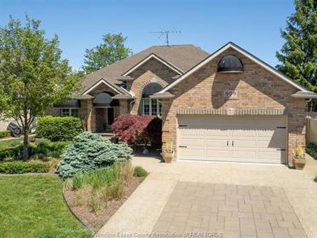 House for sale in Lakeshore, Ontario