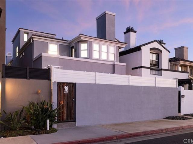 House for sale in Huntington Beach, California