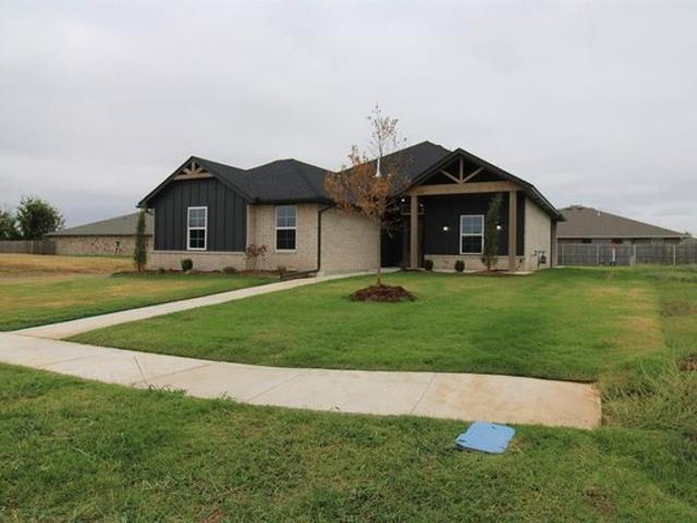 House for sale in Washington, McClain County