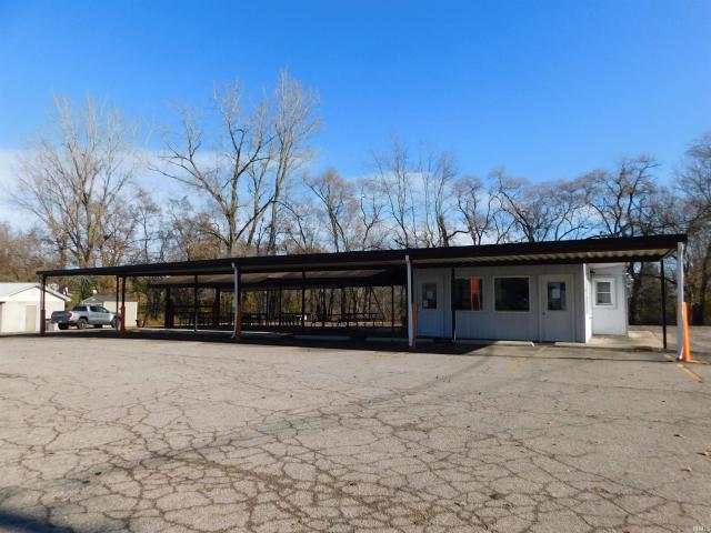 Commercial for sale in Silver Lake, Indiana
