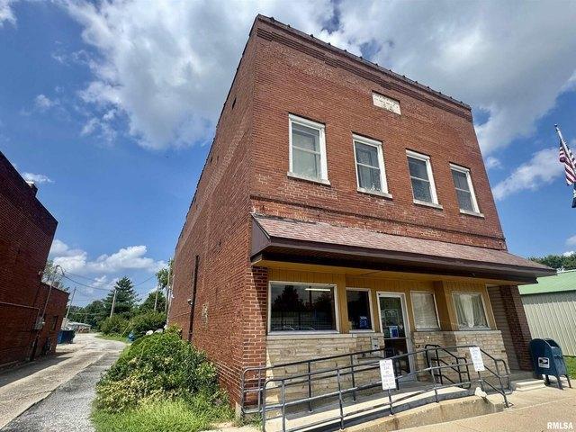 House for sale in Woodlawn, Illinois