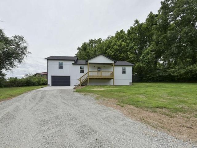 House for sale in Barry, Missouri