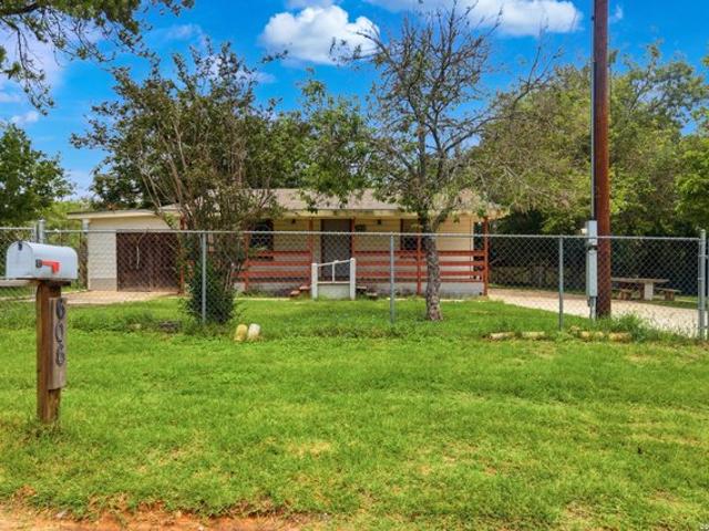 House for sale in Poteet, Texas