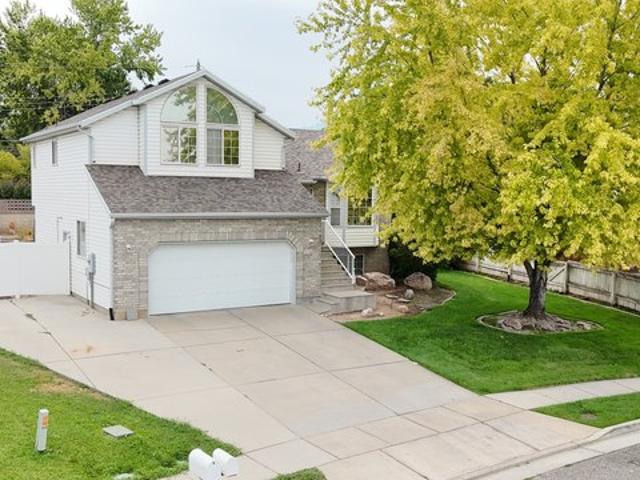 House for sale in Roy, Utah
