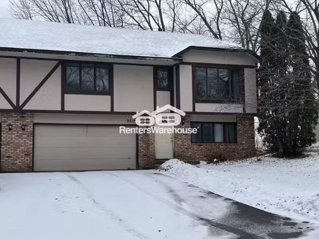 Condo for rent in Lakeville