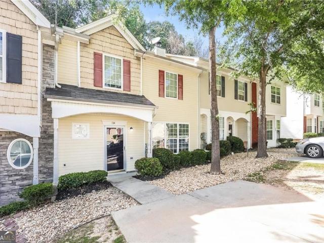 Townhouse for sale in Riverdale