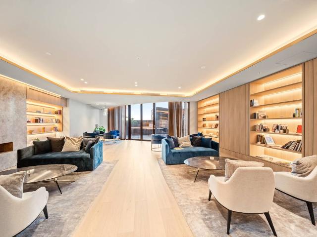 Apartment for rent in Box Hill