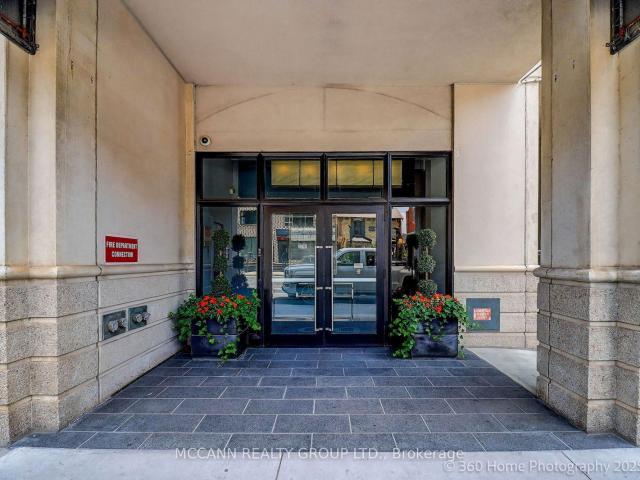 Condo for sale in Toronto, Golden Horseshoe
