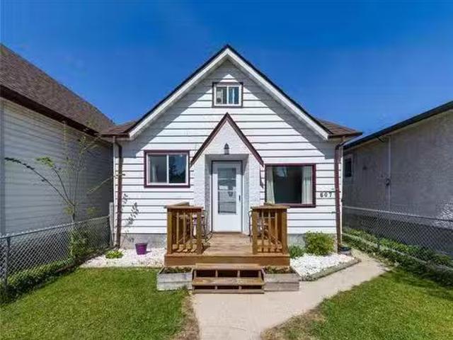 House for sale in East St. Paul, Manitoba