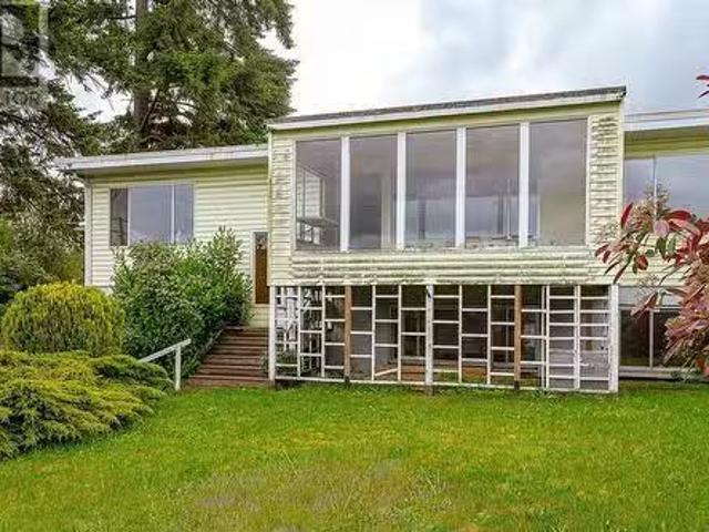 House for sale in Newcastle and Brechin, Nanaimo