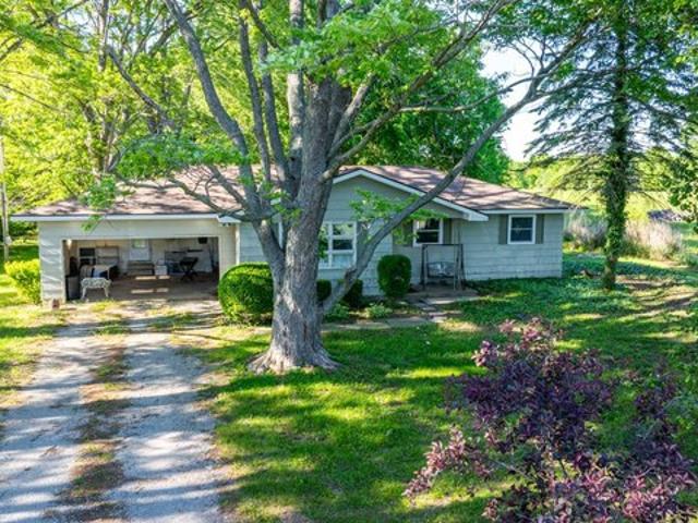 House for sale in Tower Hill, Illinois