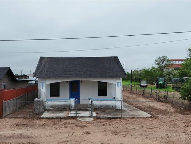 House for sale in Hebbronville, Texas