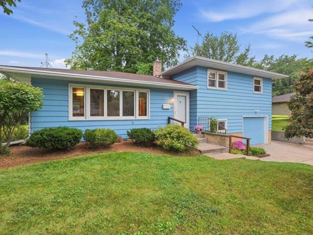 House for sale in Oregon, Dane County