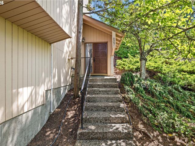 Townhouse for sale in Eugene