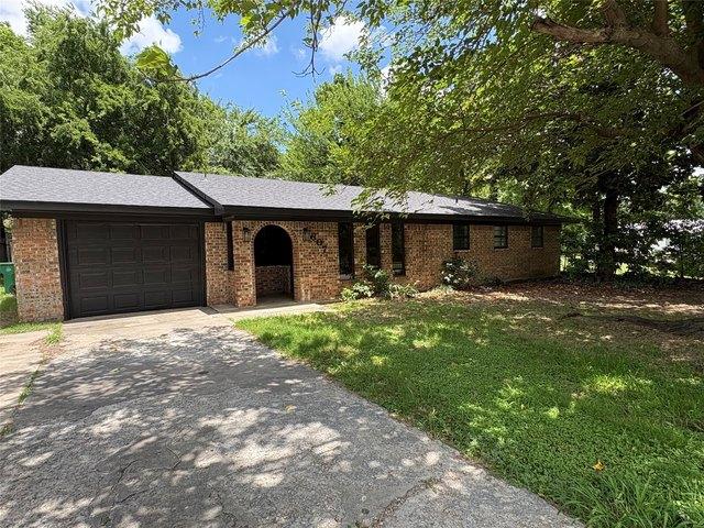 House for sale in Saint Jo, Texas