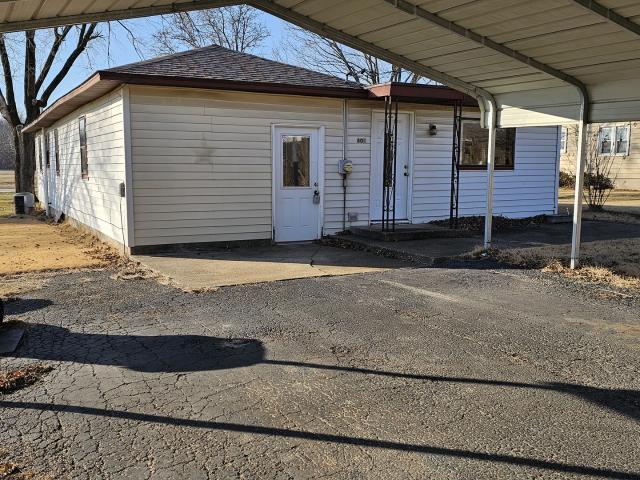 House for sale in Waltonville, Illinois