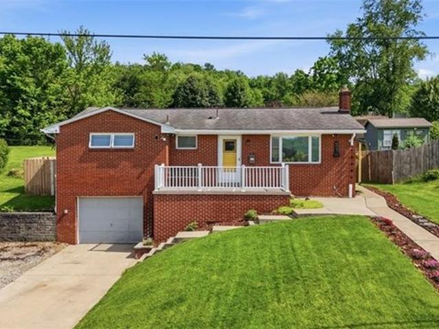 House for sale in Elizabeth, Pennsylvania