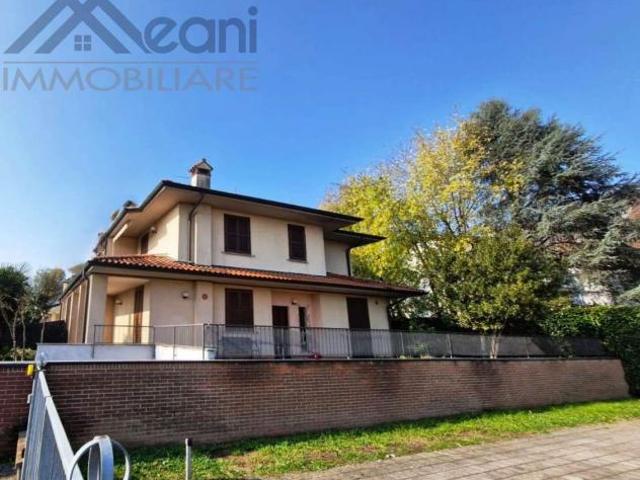Villa Indipendente in vendita a Zeccone, Lombardia
