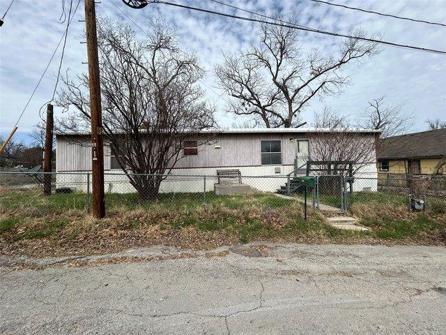 House for sale in Comanche, Texas