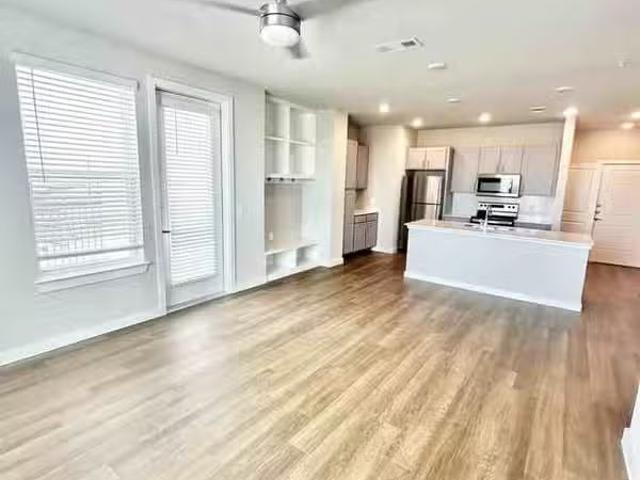 Condo for rent in Denton