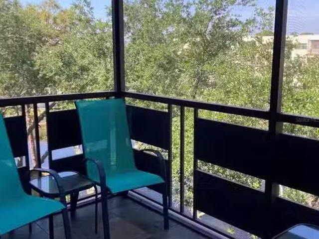 Condo for sale in Saint Petersburg Condo for sale in Saint Petersburg