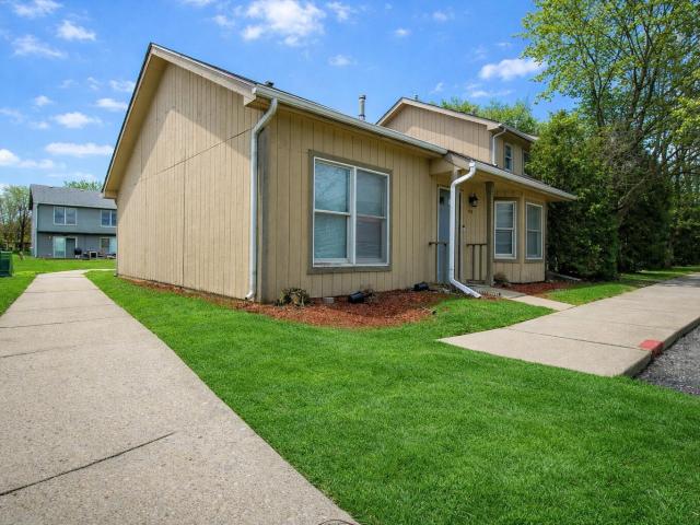 Townhouse for sale in Merrillville, Indiana