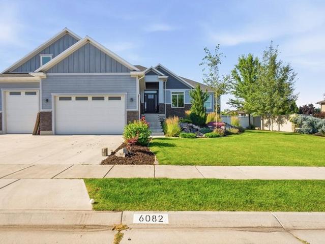 House for sale in Hooper, Utah